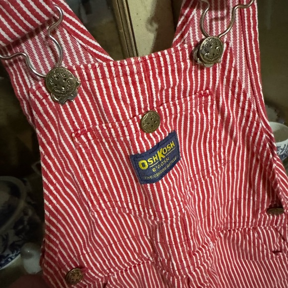 Vintage OshKosh USA red engineer stripe overalls 3t - Picture 2 of 3